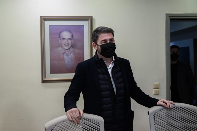 Ν. Ανδρουλάκης: Kαταστροφικές παλινωδίες της κυβέρνησης στο θέμα της πανδημίας