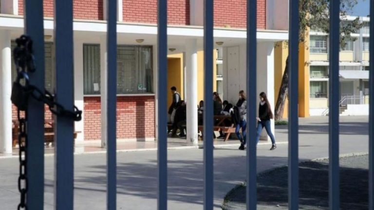 Αίγιο: Καταγγελία γονέων για παρουσία ατόμου καταδικασμένου για σεξουαλικό έγκλημα σε σχολικό χώρο