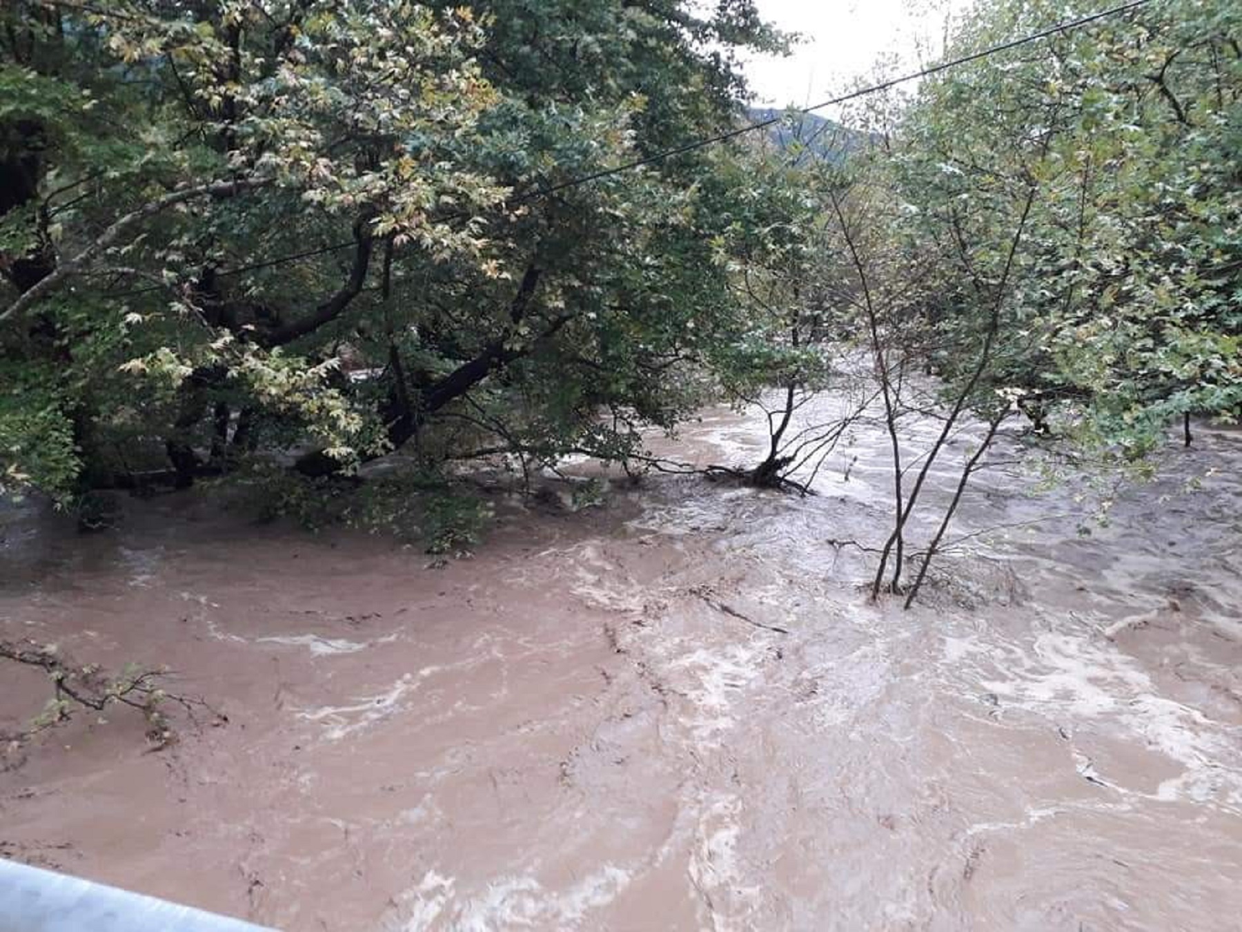 اخبار اليونان - أمطار غزيرة في إبيروس وثيساليا وفي ثسبروتيا ، نهرا كالاماس وأشيرون على وشك إغراق المحاصيل "فيديو"