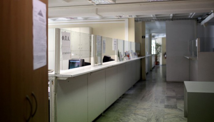 Συνέλευση εργαζομένων στις ΔΟΥ Χανίων και Ρεθύμνου