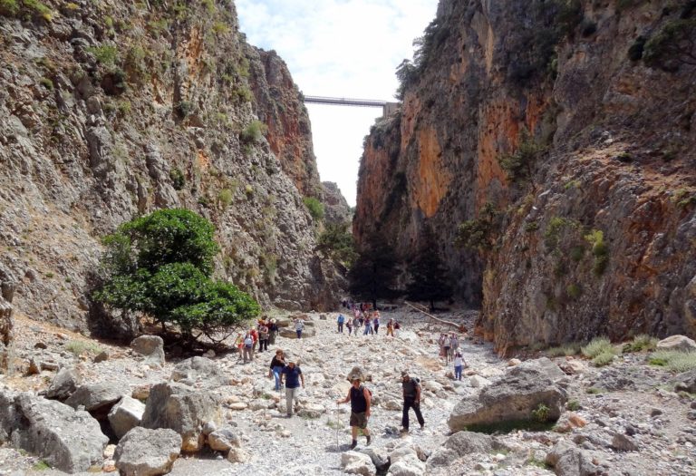 Χανιά: Νεκρός εντοπίστηκε άνδρας στο φαράγγι της Αράδαινας