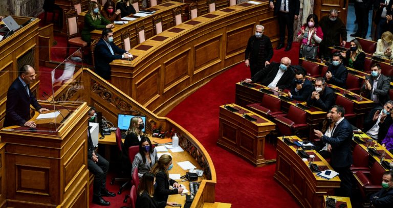 Ένταση στη Βουλή και αποχώρηση βουλευτών ΣΥΡΙΖΑ κατά την ομιλία Γεραπετρίτη
