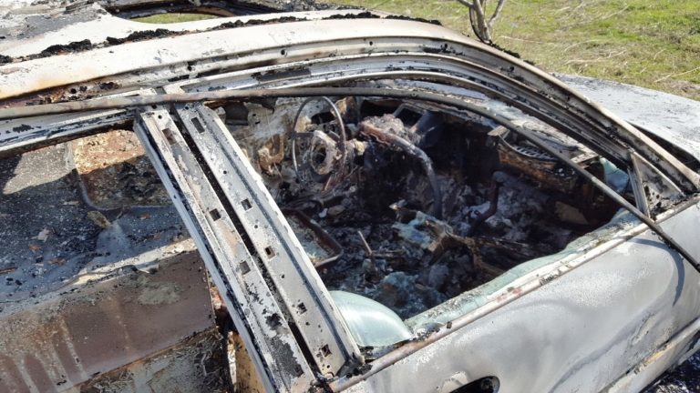 Ηγουμενίτσα: Όχημα τυλίχθηκε στις φλόγες – Βγήκε σώος ο 19χρονος οδηγός