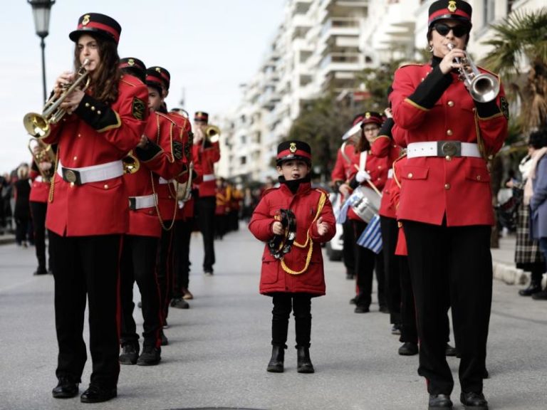 Δήμος Θεσσαλονίκης: Χριστουγεννιάτικες μελωδίες από τη Φιλαρμονική Ορχήστρα στα νοσηλευτικά ιδρύματα