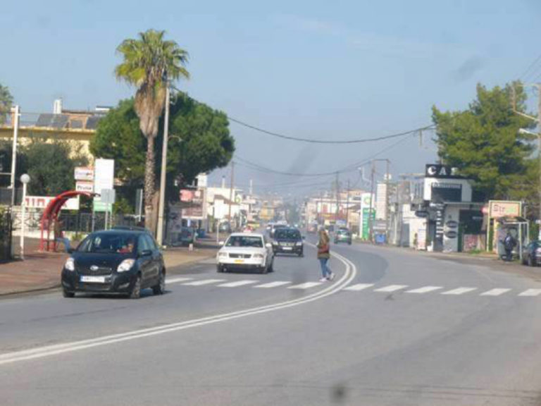 Καλαμάτα: Διαμαρτυρία μαθητών έξω από τον ΟΑΕΔ – Σε κρίσιμη κατάσταση η 21χρονη