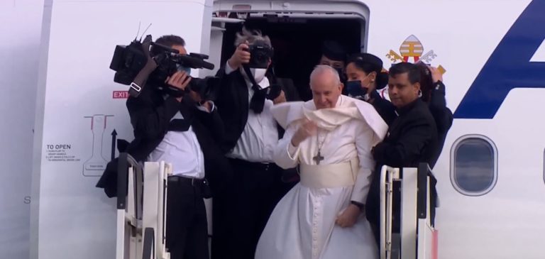 Live η αναχώρηση του Πάπα Φραγκίσκου από την Ελλάδα