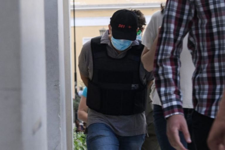 «Ψευτογιατρός» – Νέα κατάθεση: Ζήτησε 15.000  για αντικαρκινικές ασκήσεις – ΄Oλη μέρα έβραζα βότανα (video)