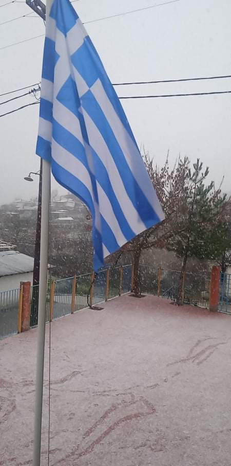 Ντυμένη στα λευκά η ορεινή Ροδόπη