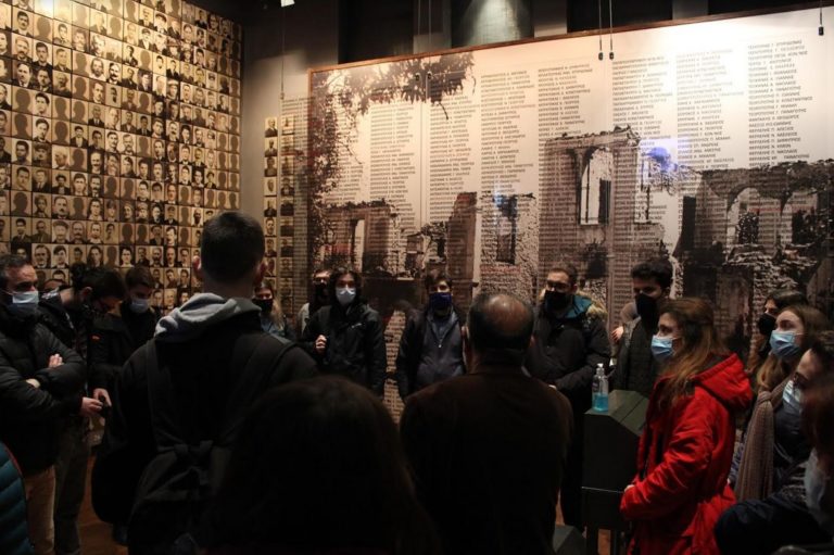 Oλοκληρώθηκε η επίσκεψη της Νεολαίας ΣΥΡΙΖΑ στα Καλάβρυτα  με αφορμή τα 78 χρόνια από το Ολοκαύτωμα