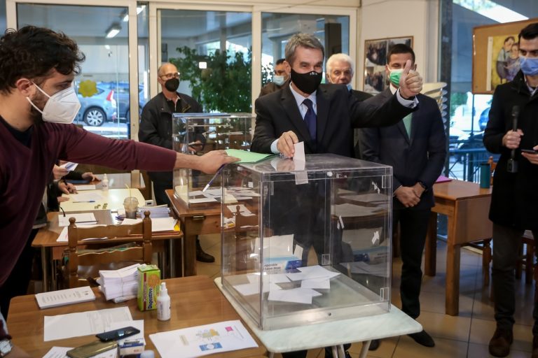 Εκλογές ΚΙΝΑΛ: Δικαιωμένος δηλώνει ο Ανδρέας Λοβέρδος – Το κλίμα στο «στρατηγείο» του