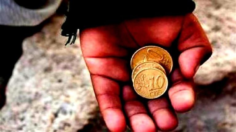 Πάτρα: Το “Χαμόγελο του Παιδιού” ανέλαβε τη φροντίδα των επτά ανήλικων που επαιτούσαν
