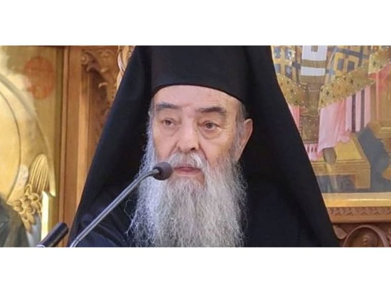 Σε κλίμα έντονης συγκίνησης η Εξόδιος Ακολουθία του Μητροπολίτη Ιερεμία