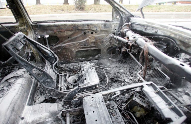 Σέρρες: Βρέθηκε απανθρακωμένος δίπλα σε καμένο αυτοκίνητο στη Χρυσοπηγή