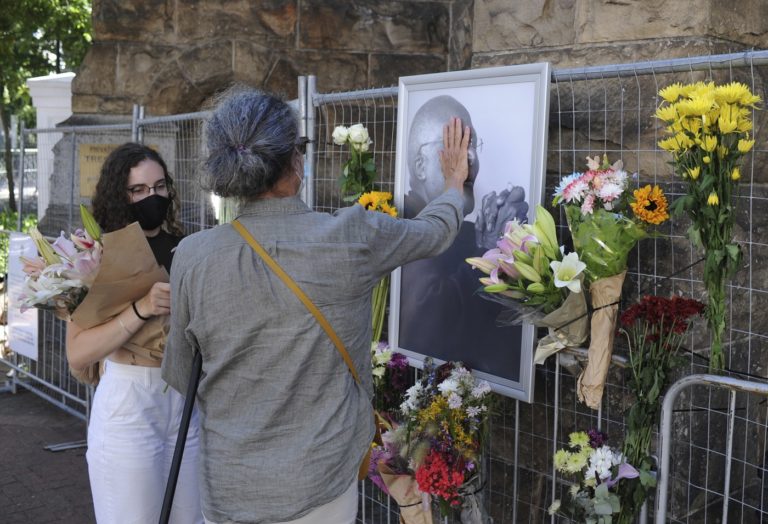 Μπάιντεν για Ντέσμοντ Τούτου: Το παράδειγμά του ξεπερνά τα σύνορα