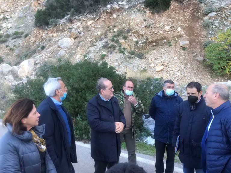 Εργασίες αποκατάστασης στον Σχίνο Κορινθίας – Θα ακολουθήσουν οριστικές παρεμβάσεις