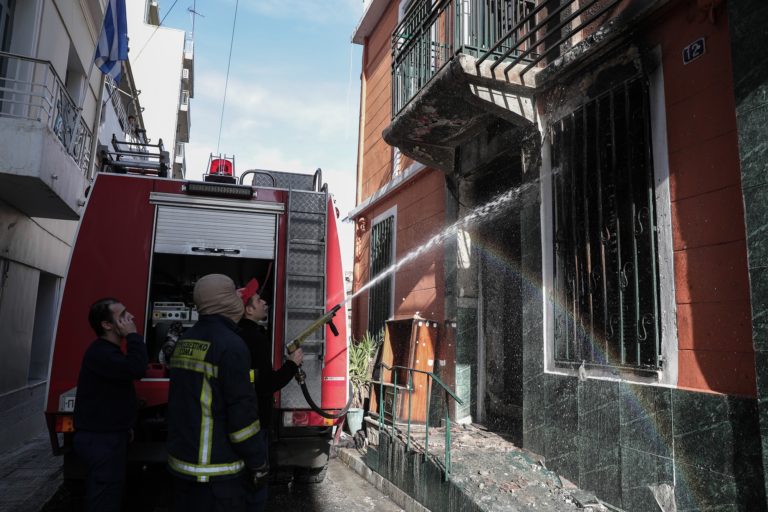 Πυρκαγιά σε μονοκατοικία στα Τρίκαλα