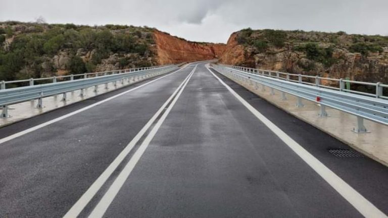 Λακωνία : Παραδόθηκε ο περιφερειακός δρόμος Γερακίου και η γέφυρα του Πόρου