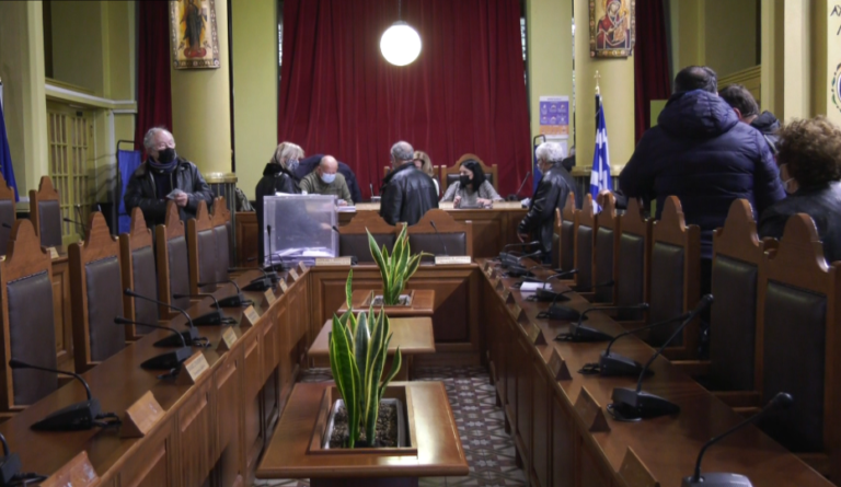Λέσβος: Μεγάλη συμμετοχή στις εκλογές για αρχηγό του ΚΙΝΑΛ (video)