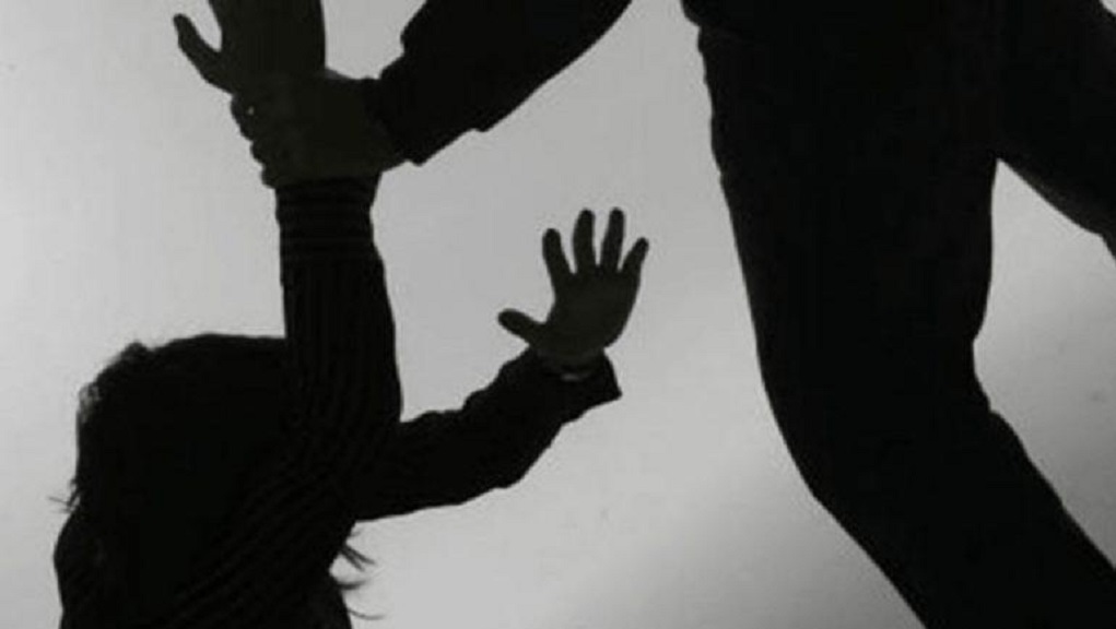 Ηράκλειο: Ποινή φυλάκισης 30 μηνών στον 78χρονο που χτύπησε με κοντάρι τη γυναίκα του