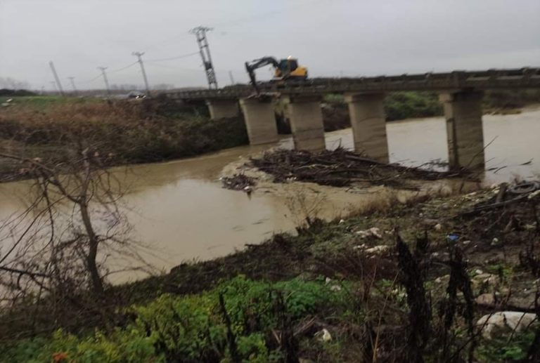 Έντονη βροχόπτωση σε όλο το Νομό Καρδίτσας- “Φουσκώνουν” τα ποτάμια