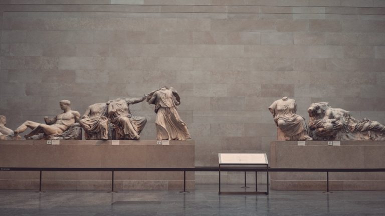 Άρθρο υπέρ της επιστροφής των Γλυπτών του Παρθενώνα από τη «ΝΥΤ»