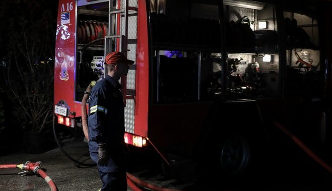 Θεσσαλονίκη: Απεγκλωβίστηκε 26χρονη από πυρκαγιά σε διαμέρισμα