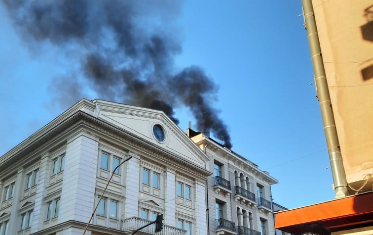 Βόλος: Φωτιά σε κεντρικό ξενοδοχείο