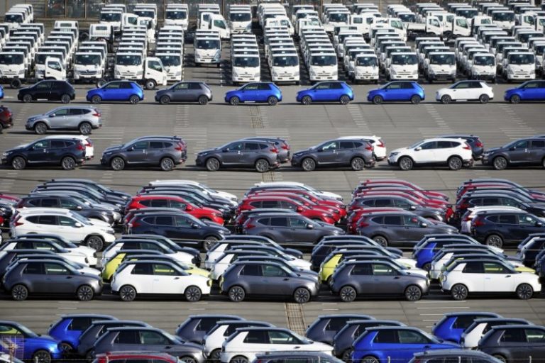 Οι πωλήσεις επιβατικών αυτοκινήτων στην ΕΕ μειώθηκαν κατά 2,4% το 2021
