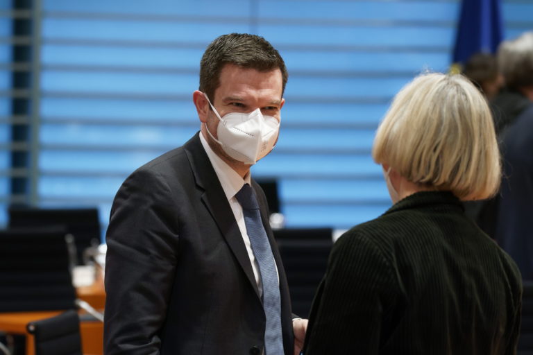 Γερμανία: Ο υπουργός Δικαιοσύνης Μπούσμαν επαινεί την ψηφιοποίηση στην Ελλάδα