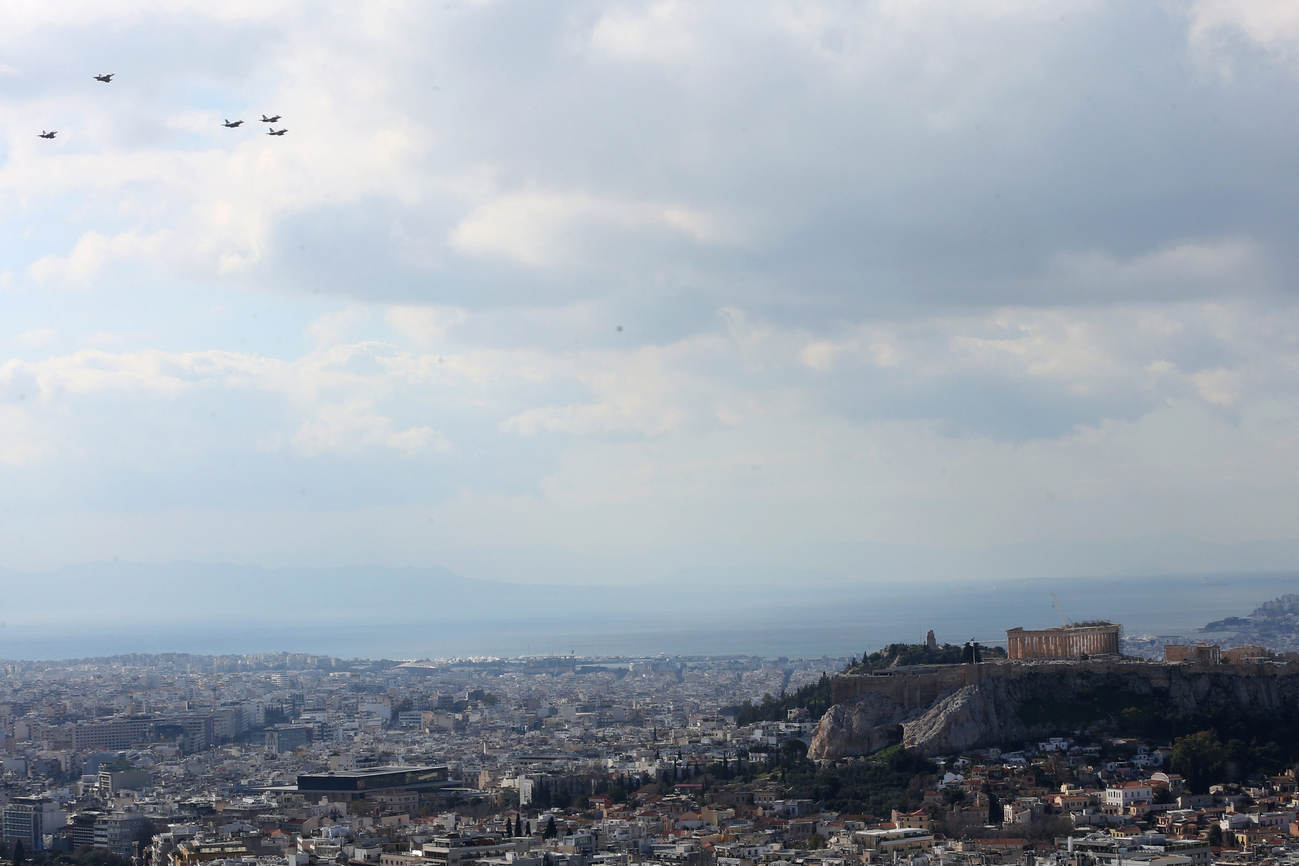 اليونان طائرات رافال - 'مرحبًا بكم في منزلكم': رسالة برج المراقبة الى طائرات رافال - صور فيديو