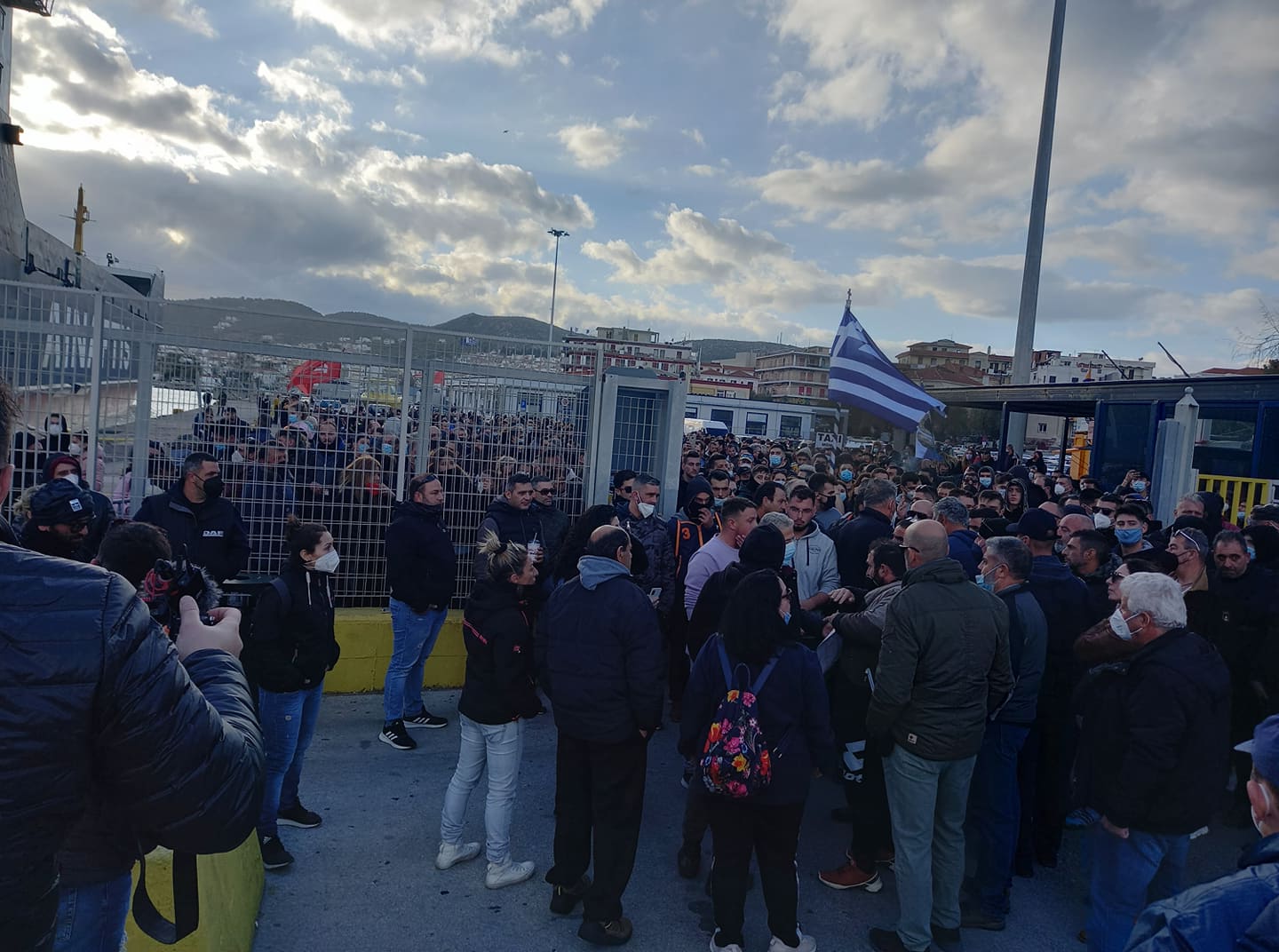 18 αιρετοί και πολίτες σε δίκη για τα γεγονότα του πλοίου “Πελαγίτης” στη Χίο 18 αιρετοί και πολίτες σε δίκη για τα γεγονότα του πλοίου “Πελαγίτης” στη Χίο