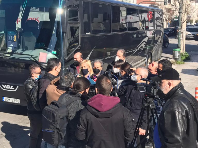 Επιστολή Κολυνδρίνη σε υπουργούς για στήριξη ιδιοκτητών τουριστικών γραφείων και λεωφορείων