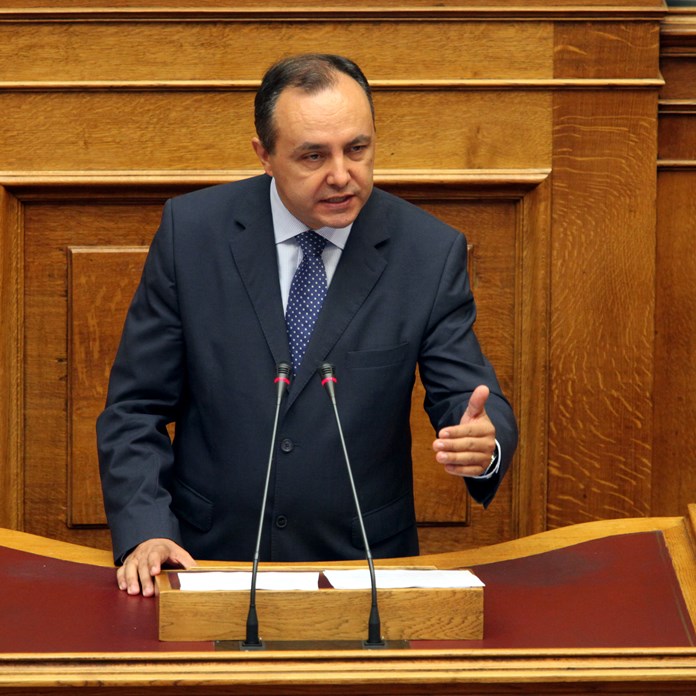 Ο Θ. Καράογλου κατέθεσε ερώτηση στη Βουλή για τις απειλές κατά του πρύτανη του ΑΠΘ