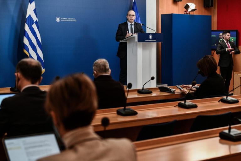 Γ. Οικονόμου: Σταδιακή εκτόνωση της πανδημίας αλλά αυξημένη η πίεση στα νοσοκομεία