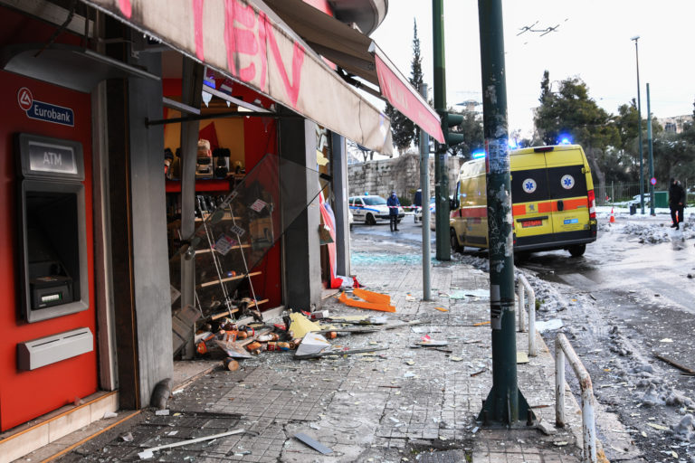 Έκρηξη στη Συγγρού: Δεν οφείλεται σε διαρροή φυσικού αερίου – Πού στρέφονται οι έρευνες (video)