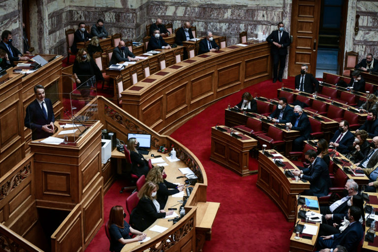 Ο απολογισμός της τριήμερης σύγκρουσης στη Βουλή – Η αποτίμηση των κομμάτων και η καταψήφιση της πρότασης δυσπιστίας