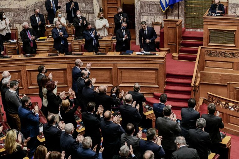 Βουλή: Καταψηφίσθηκε με 156 έναντι 142 η πρόταση δυσπιστίας