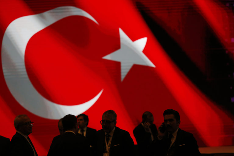 Η Βρετανία αίρει τους περιορισμούς στην Τουρκία για πώληση στρατιωτικού εξοπλισμού