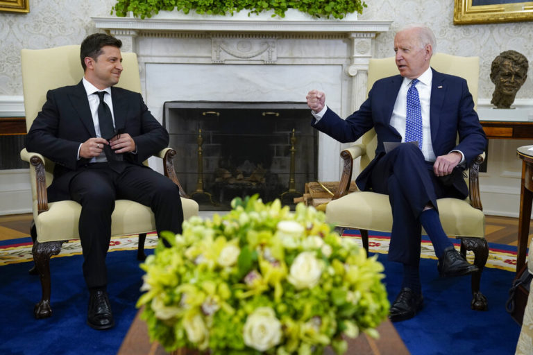 ΗΠΑ: Οι πρόεδροι Μπάιντεν και Ζελένσκι θα έχουν τηλεφωνική επικοινωνία