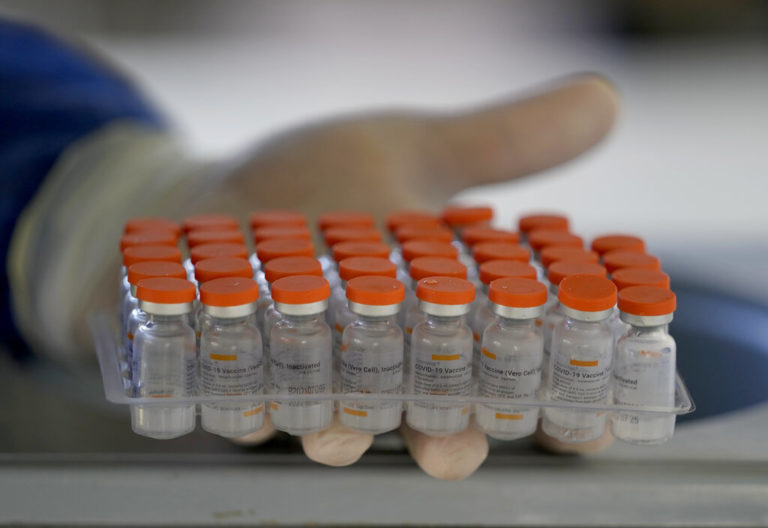Η παραλλαγή Όμικρον ανατρέπει την αποτελεσματικότητα των εμβολίων με αδρανοποιημένο ιό