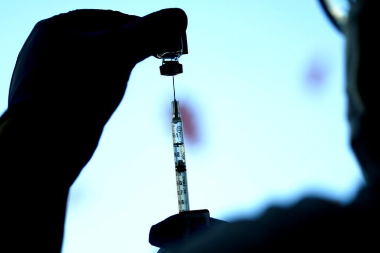 Μ. Θεοδωρίδου: Η τρίτη δόση παρέχει άμεση προστασία από την Όμικρον – Απολύτως ασφαλή τα εμβόλια για τα παιδιά