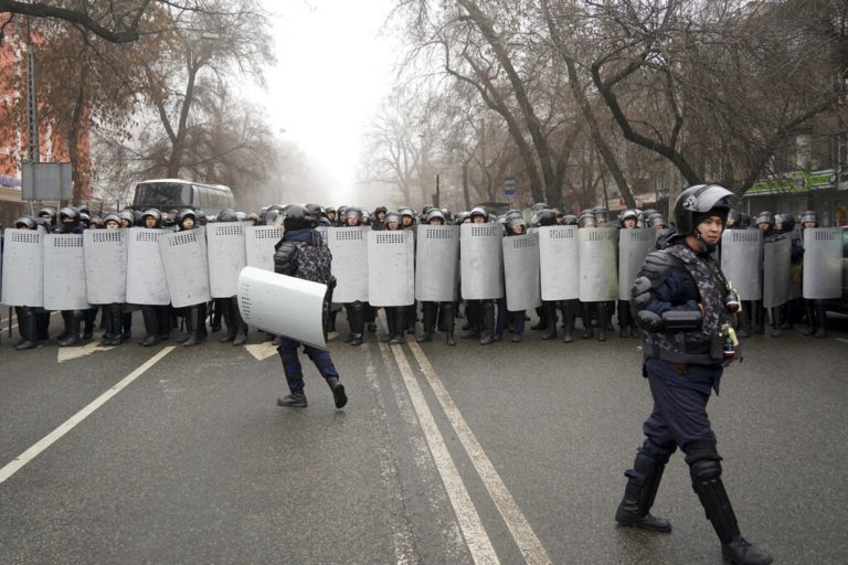 Καζακστάν: Οι διαδηλωτές εκδιώχθηκαν από την κεντρική πλατεία του Αλμάτι, μεταδίδουν πρακτορεία ειδήσεων