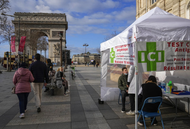 Γαλλία: Η χώρα καταγράφει πάνω από 200.000 κρούσματα ημερησίως κατά μέσο όρο