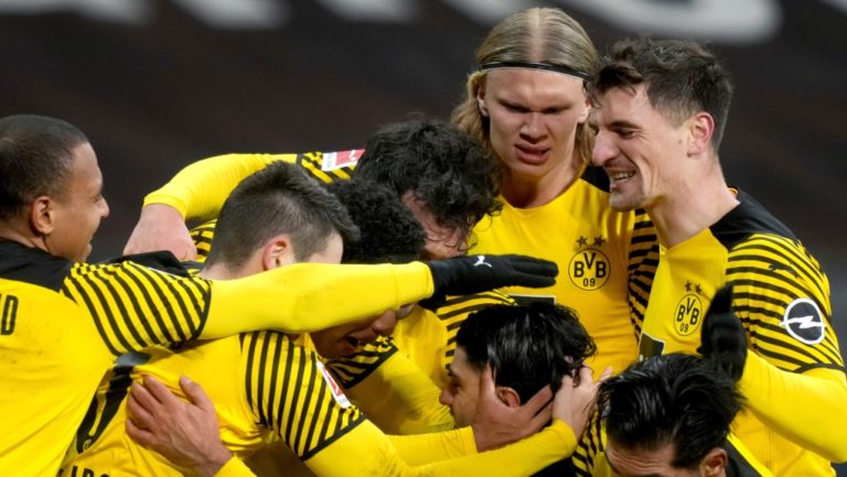 Επική ανατροπή της Ντόρτμουντ, 3-2 στη Φρανκφούρτη