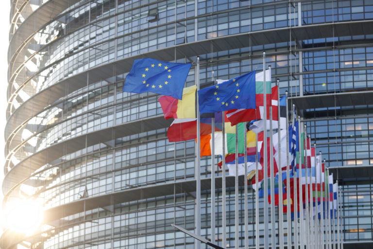 ΕΚ για την Ιθαγένεια στην ΕΕ: ​​Απαιτείται δράση για τα δικαιώματα ψήφου, τα άτομα με αναπηρία και η ελεύθερη κυκλοφορία