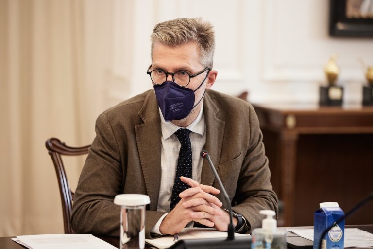 Θετικός στον κορoνοϊό ο Άκης Σκέρτσος