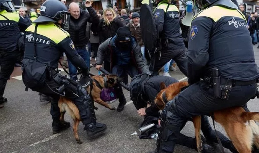 Χάος στο ‘Αμστερνταμ: Τριάντα συλλήψεις σε διαδήλωση κατά του λοκντάουν