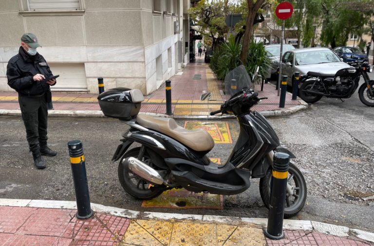 Δήμος Αθηναίων: Τέλος στην αντικοινωνική στάθμευση με 830 «έξυπνους» αισθητήρες σε ράμπες και διαβάσεις