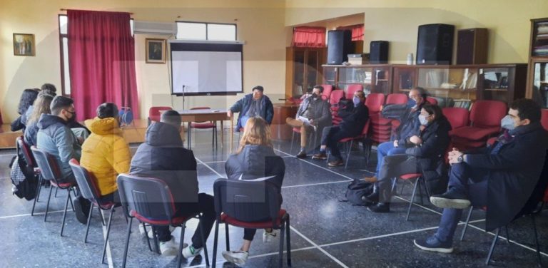 Χίος: Οι μαθητές ενημέρωσαν τις δημοτικές παρατάξεις για τις καταλήψεις