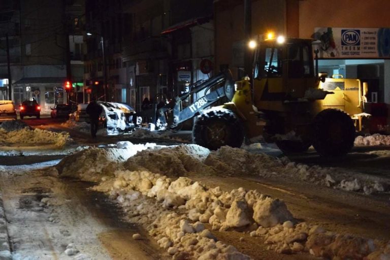 Φλώρινα: Αποχιονισμός κεντρικών οδών της πόλης